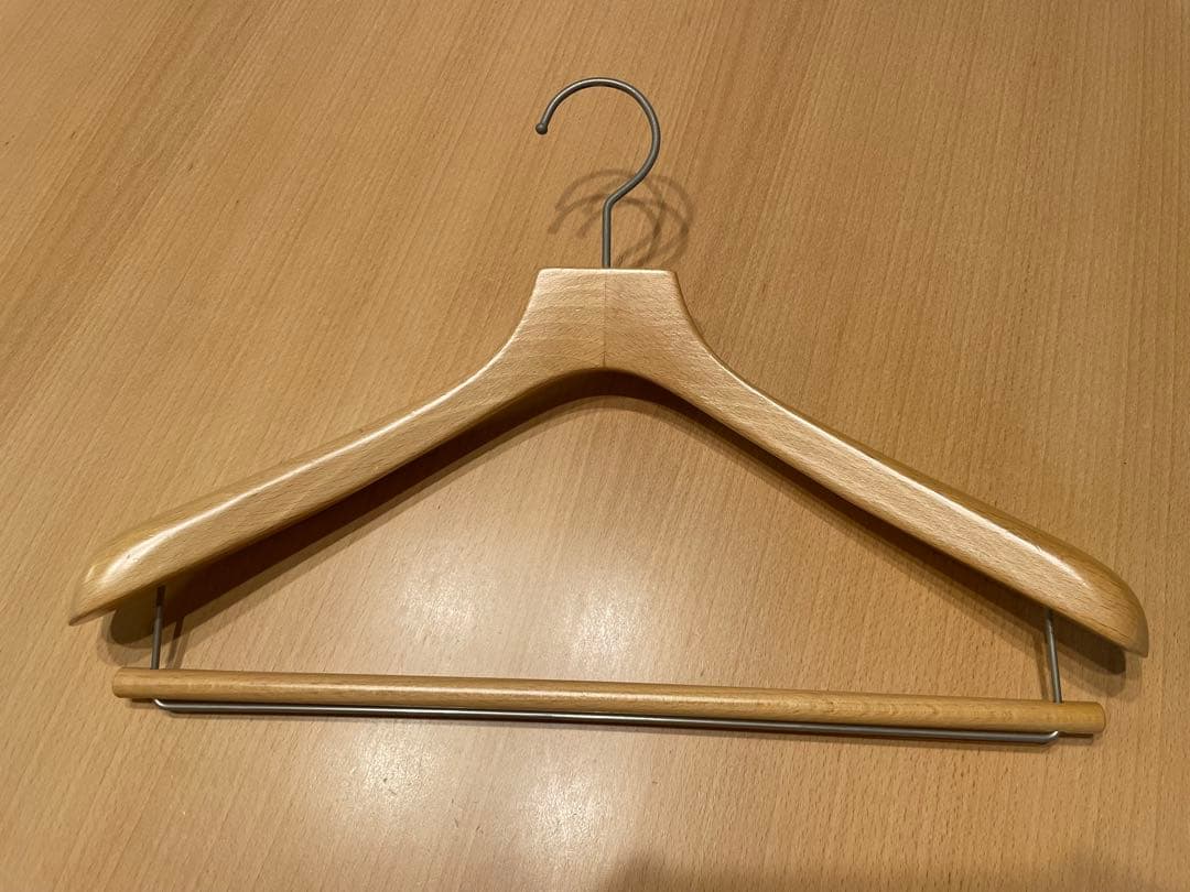 マイネッティ社製Valditaroネーム木製ハンガー 7本＋木製ハンガー4本