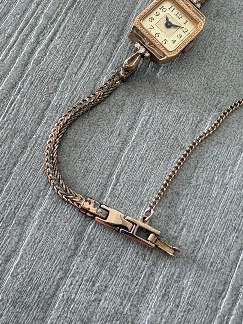 【agete】アガット　スクエアフェイスジュエリーウォッチ　K10ダイヤモンド