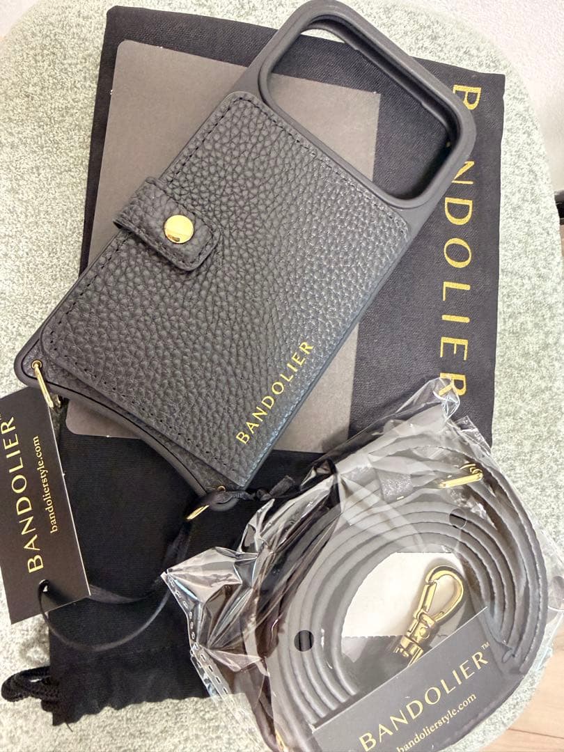 新品！バンドリヤー　iPhone17proケース ミラマグセーフゴールド