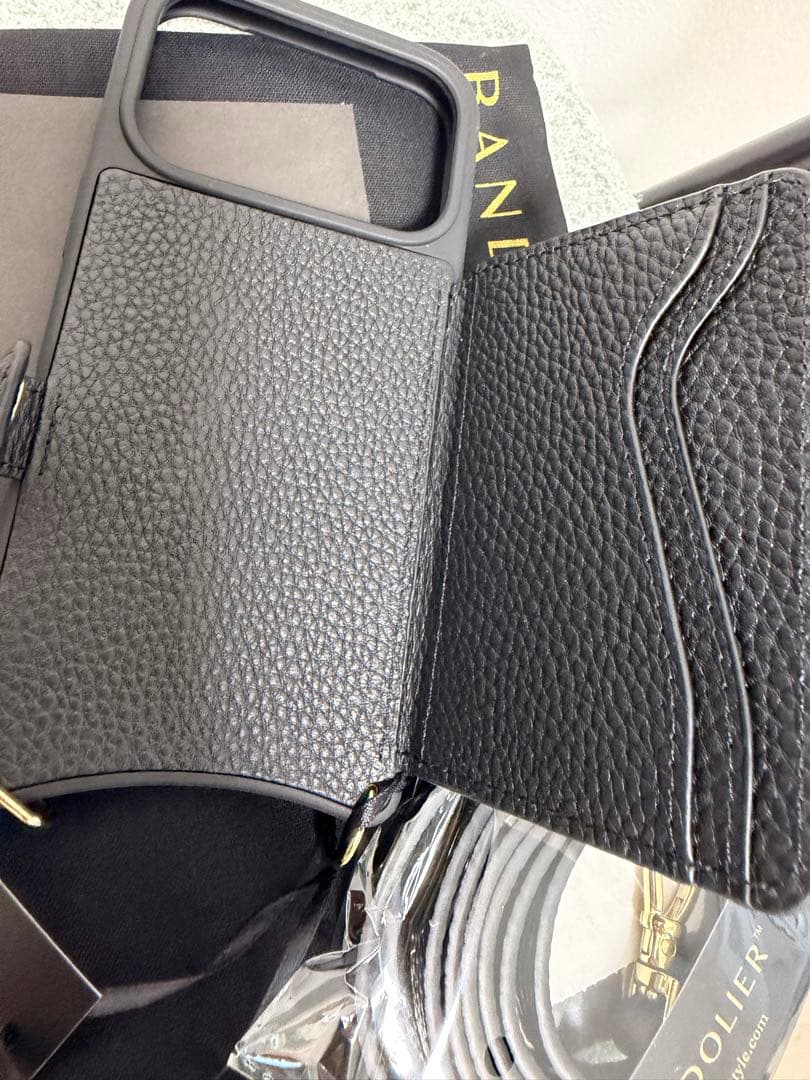 新品！バンドリヤー　iPhone17proケース ミラマグセーフゴールド