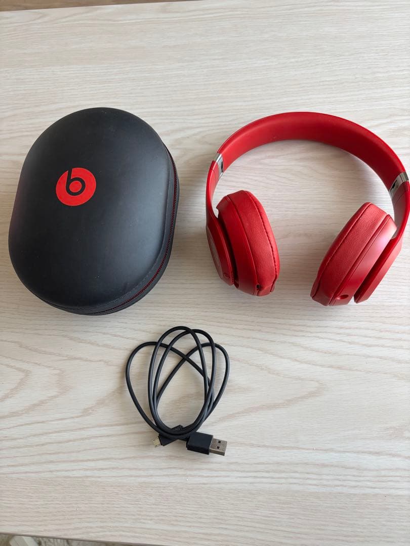 Beats Studio3Wirelessレッド美品／動作OK／匿名配送／箱なし