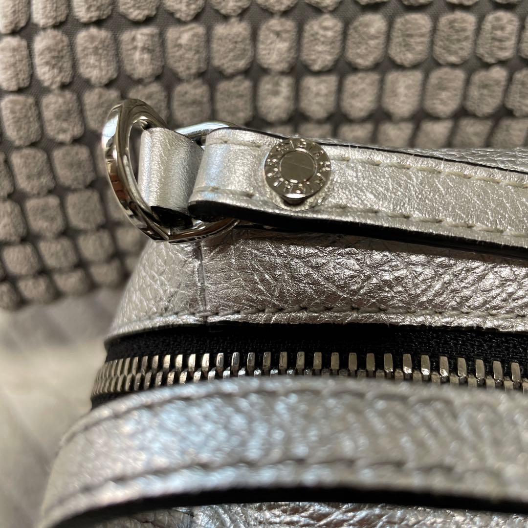 ジャンニキアリーニ　ショルダーバッグ　アリファ　Mサイズ　シルバー