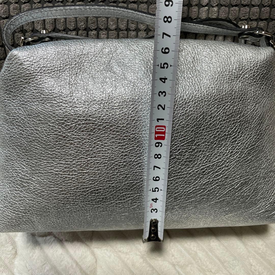 ジャンニキアリーニ　ショルダーバッグ　アリファ　Mサイズ　シルバー