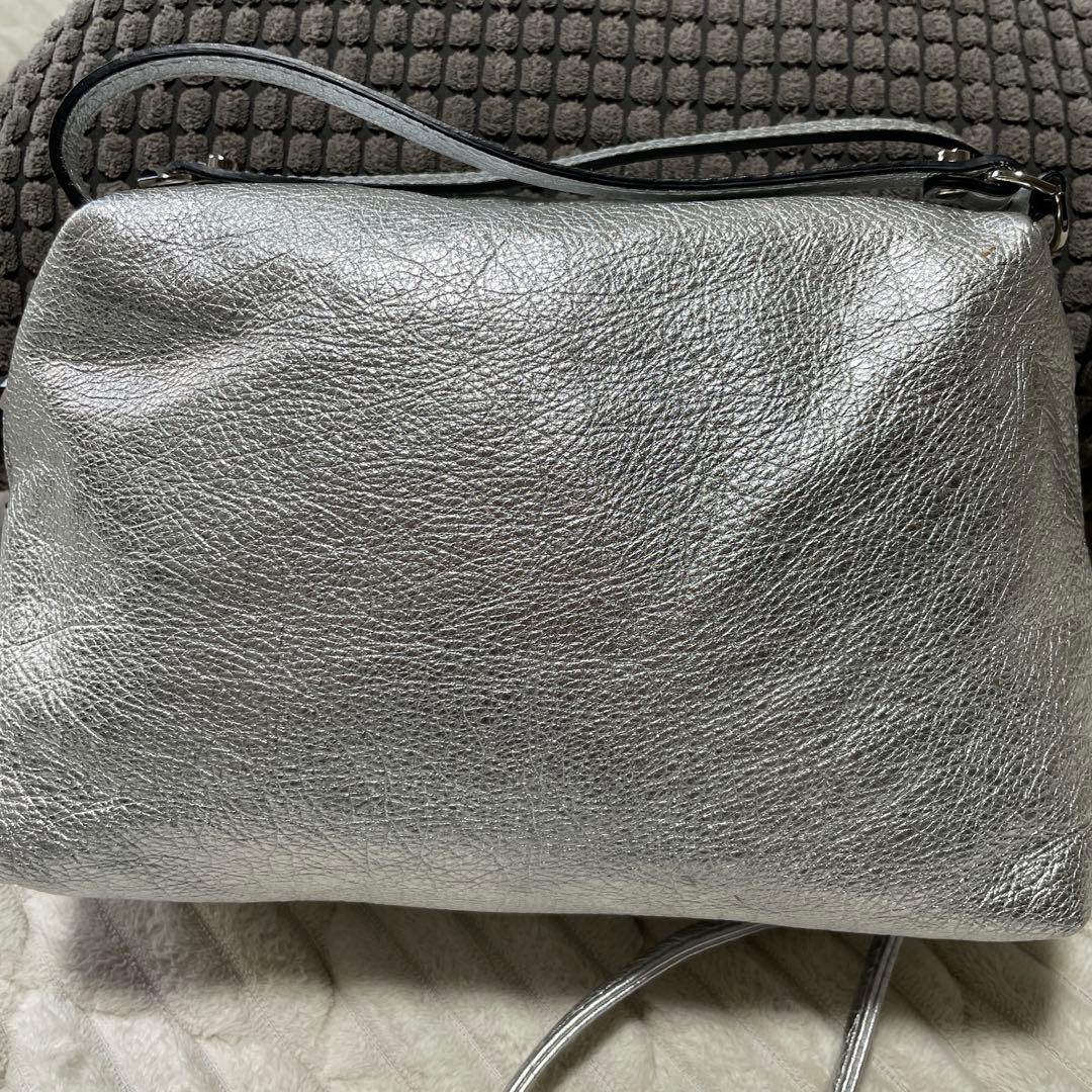ジャンニキアリーニ　ショルダーバッグ　アリファ　Mサイズ　シルバー