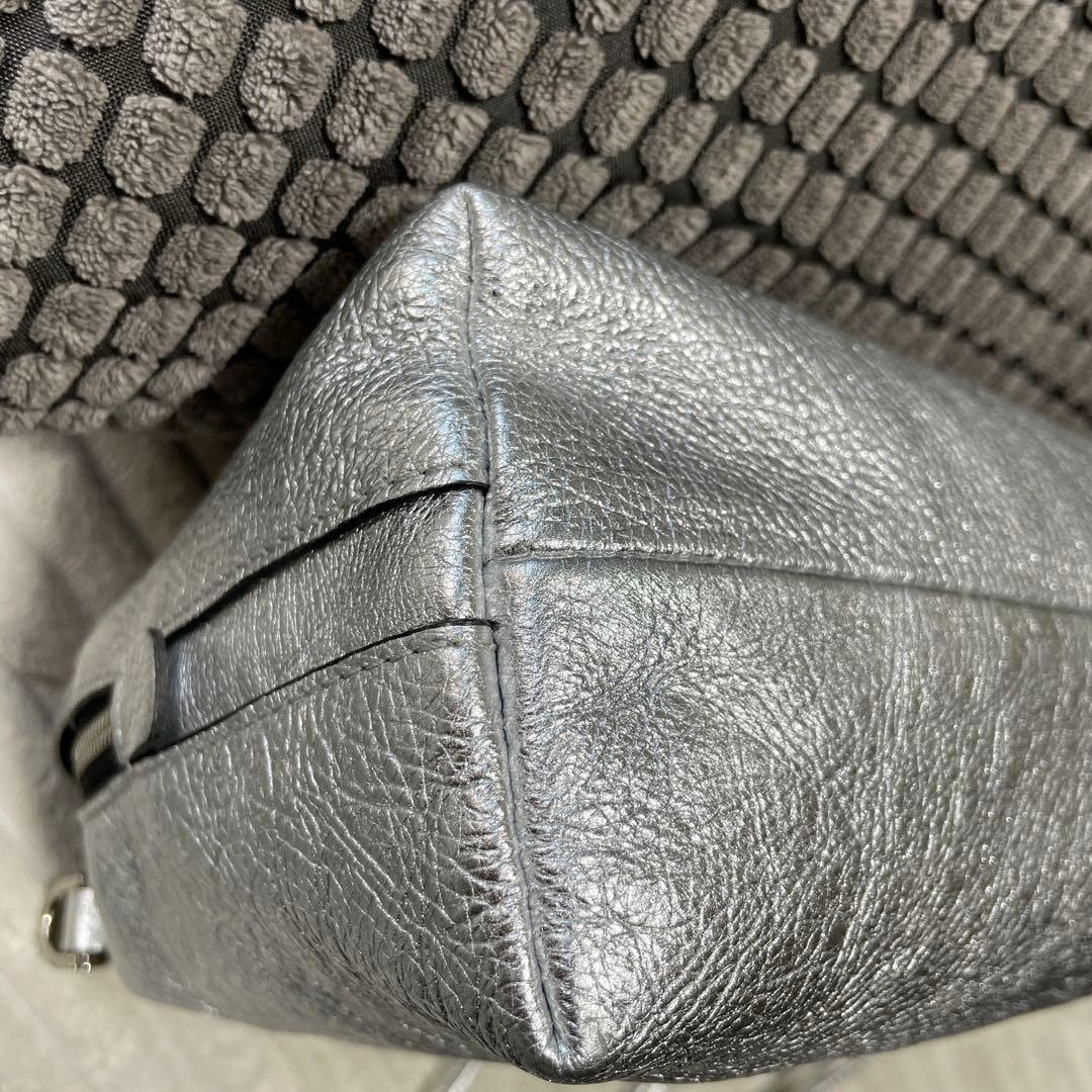 ジャンニキアリーニ　ショルダーバッグ　アリファ　Mサイズ　シルバー