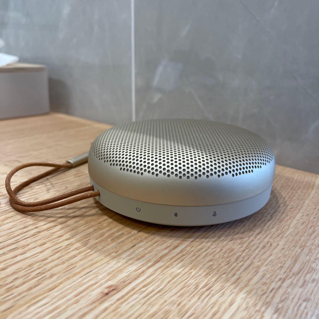 バング&オルフセン　Beosound A1 2nd Gold Tone