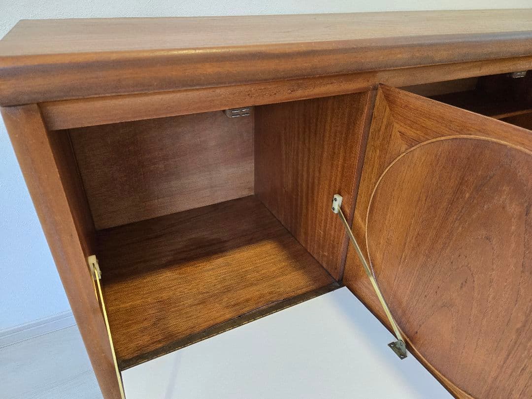 【cloheさま】サークル模様の入った素敵なデザインのヴィンテージサイドボード