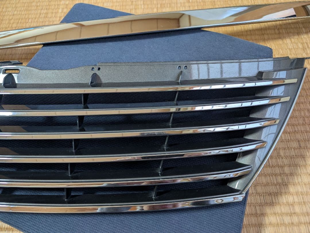 50カムリ前期　LX-MODE マークレスフロントグリル ガンメタ