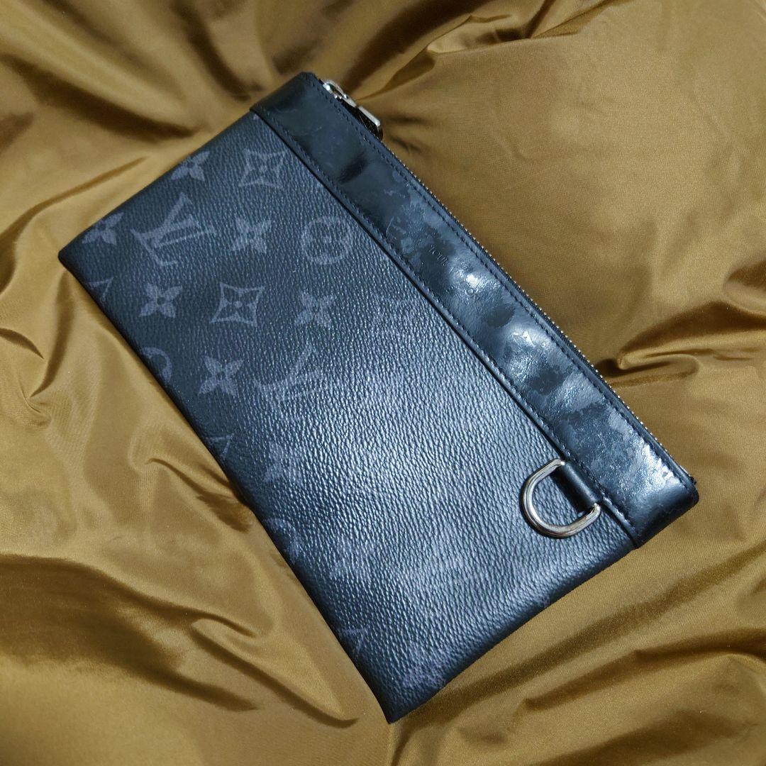 ルイヴィトン ポシェット ディスカバリー モノグラムエクリプス M44323