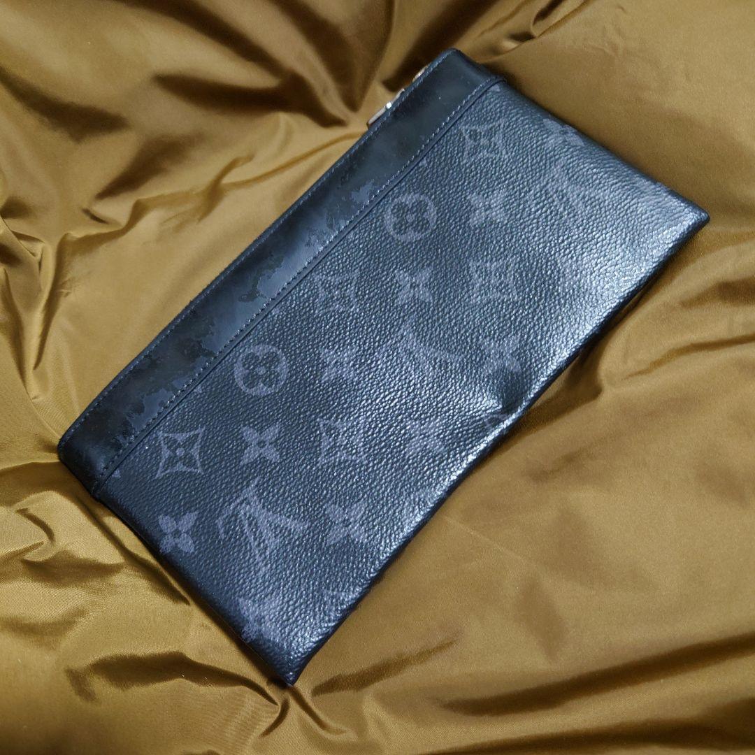 ルイヴィトン ポシェット ディスカバリー モノグラムエクリプス M44323