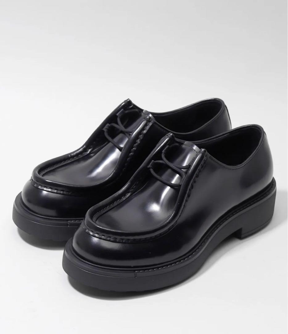 PRADA ブラッシュドレザー レースアップブーツ