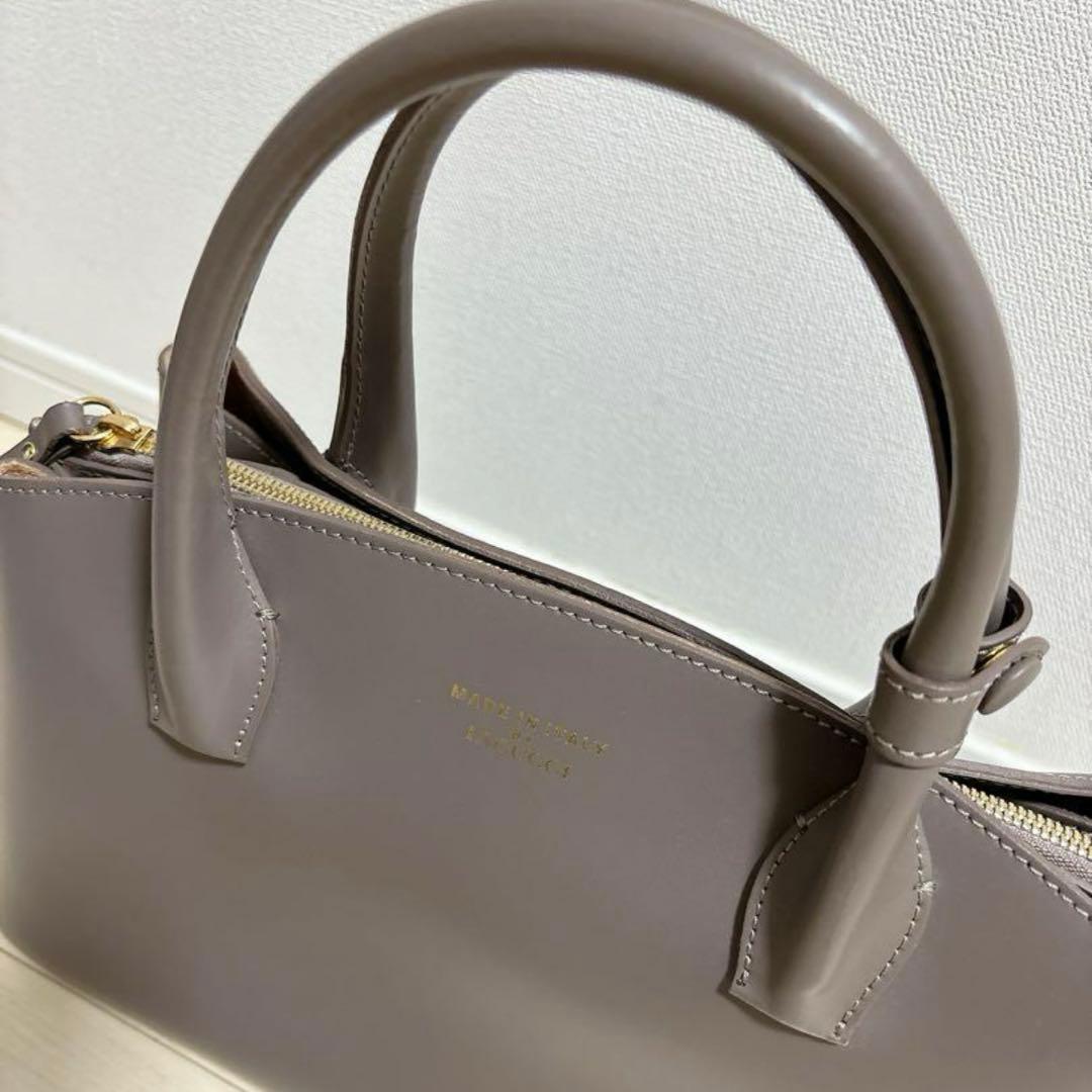 イアクッチ　ビジネスバッグ グレージュ