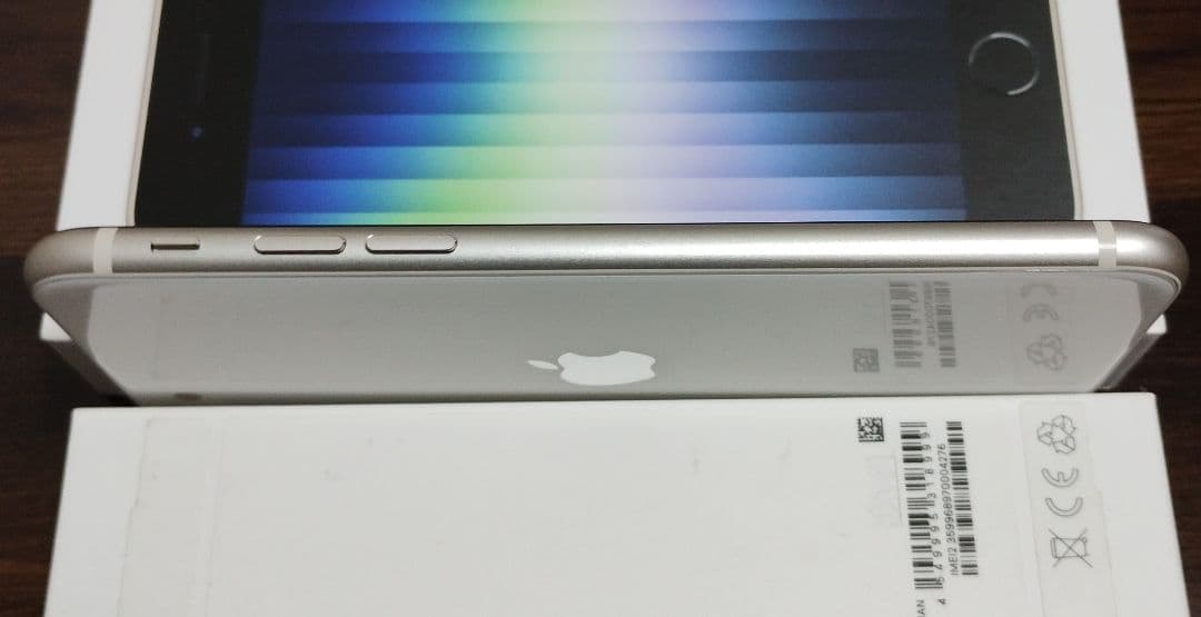 ★新品電池100%★iPhone SE 第3世代 64GB 国内版 展示デモ機