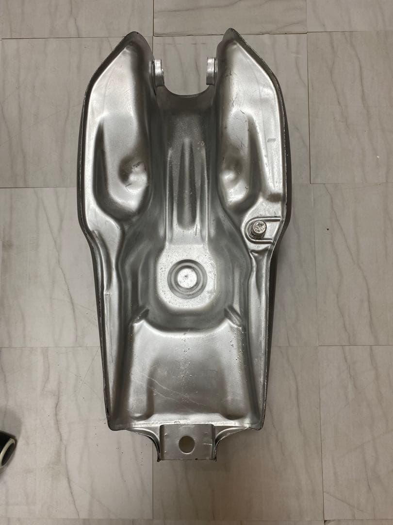 HONDA シルバータンク 翼のロゴ付き GB250