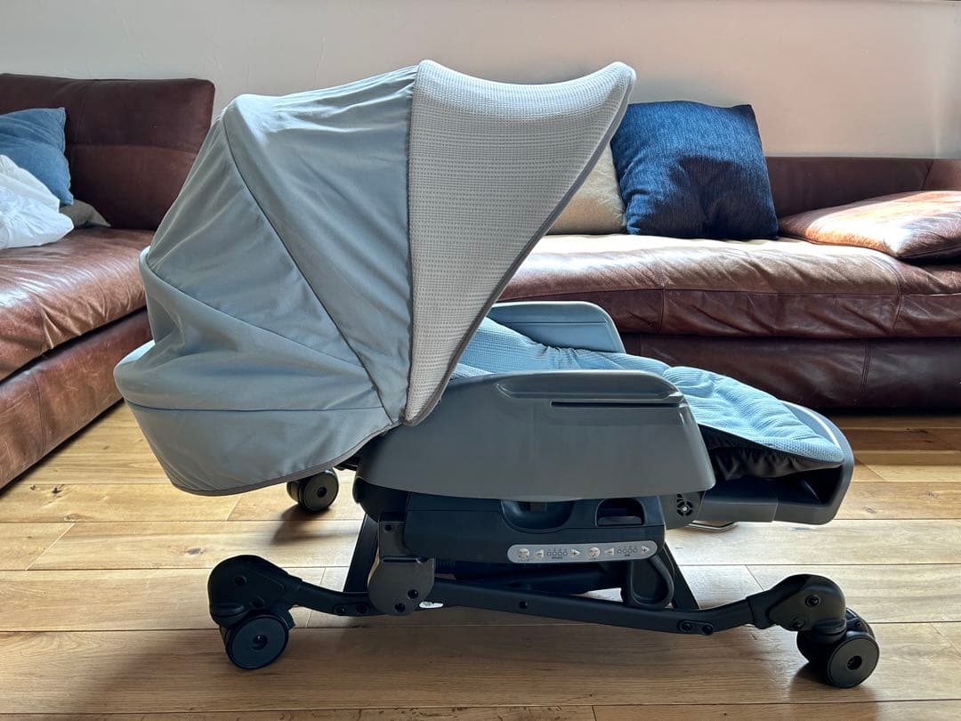 【付属品未使用】CombiネムリラAUTO SWING BEDi Long