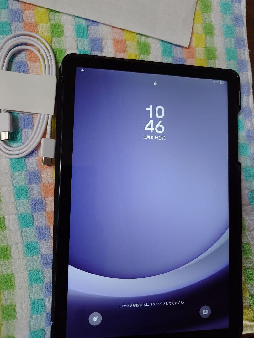 Galaxy Tab A9+ 本体と専用カバー