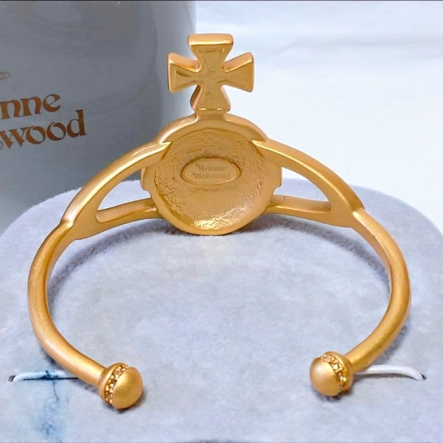 vivienne westwood ビッグオーブ クリスタル バングル