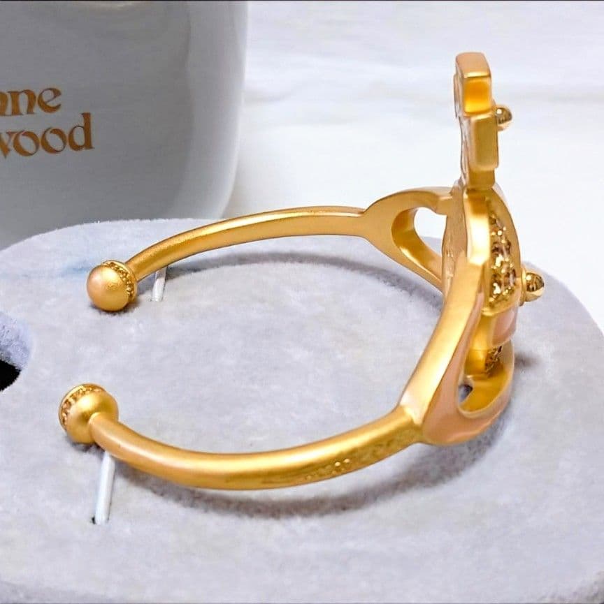 vivienne westwood ビッグオーブ クリスタル バングル