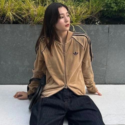 大人気⭐完売品adidasスーパースターSSTベロアトラックジャケット茶黒2XL