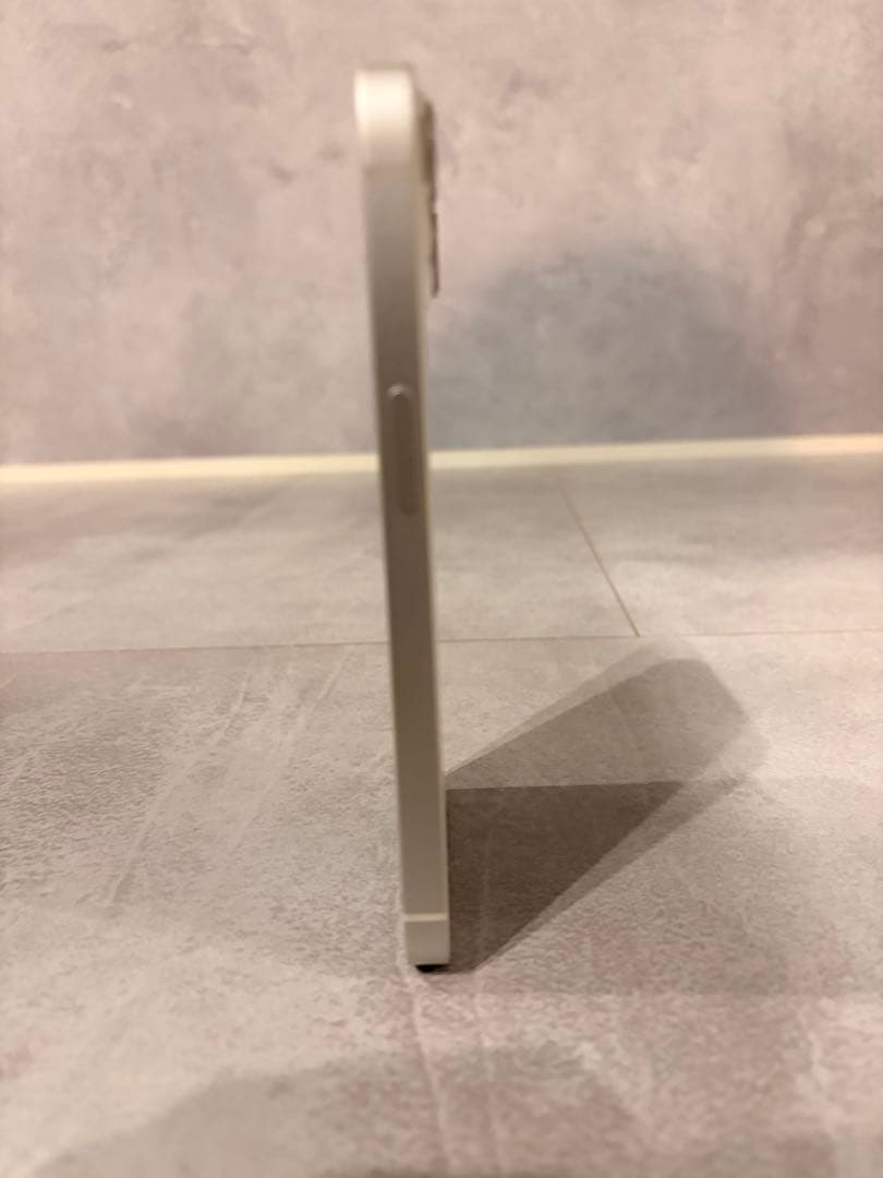 Apple iPhone 13 ホワイト 本体　128GB 美品