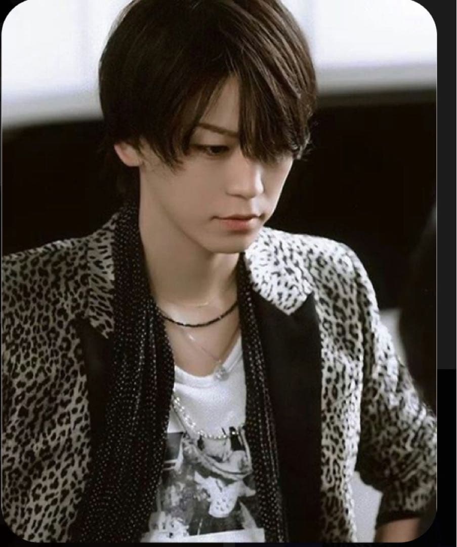 亀梨さん着用　サンローランパリ ベイビーキャット　テーラードジャケット