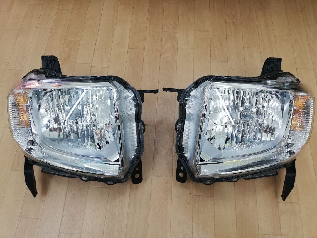 ホンダN-VAN 左右ヘッドライト JJ1 JJ2