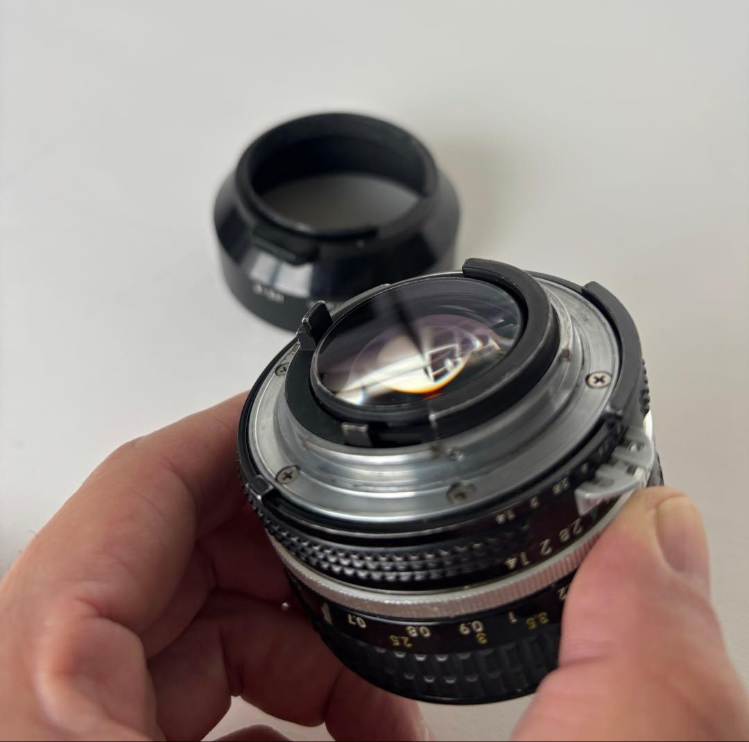 Nikon Nikkor 50mm f1.4 純正メタルレンズフード付