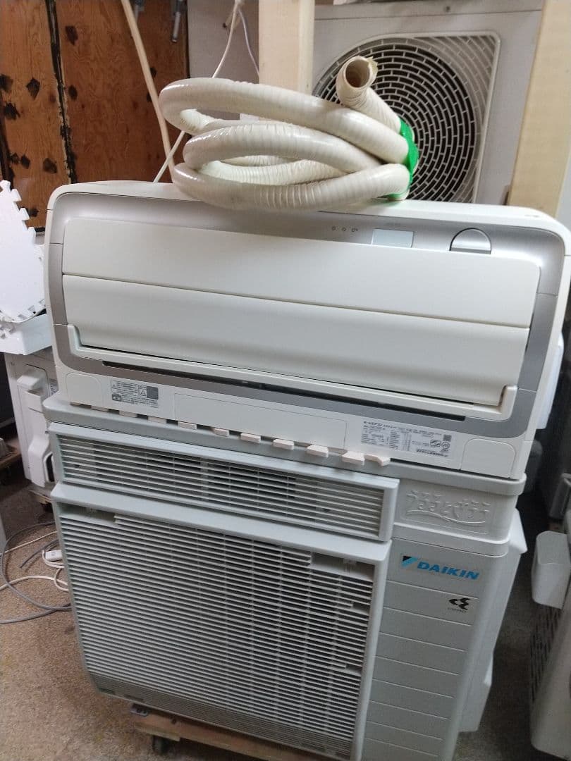 ダイキン エアコン１８畳 F56YTRXP-W 2021年製