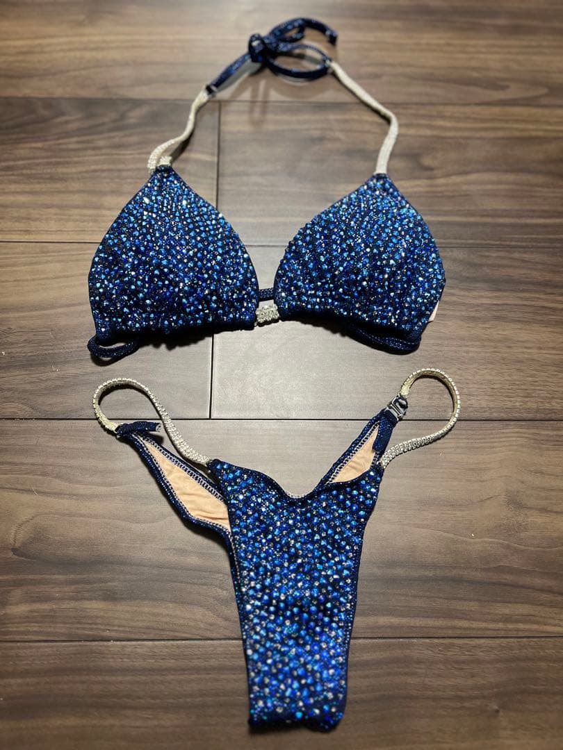 コンテスト用ビキニ