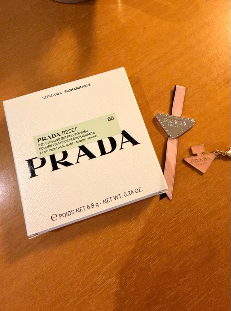 【新品】PRADA リセット セッティング パウダー 届きたて　＋アルファ