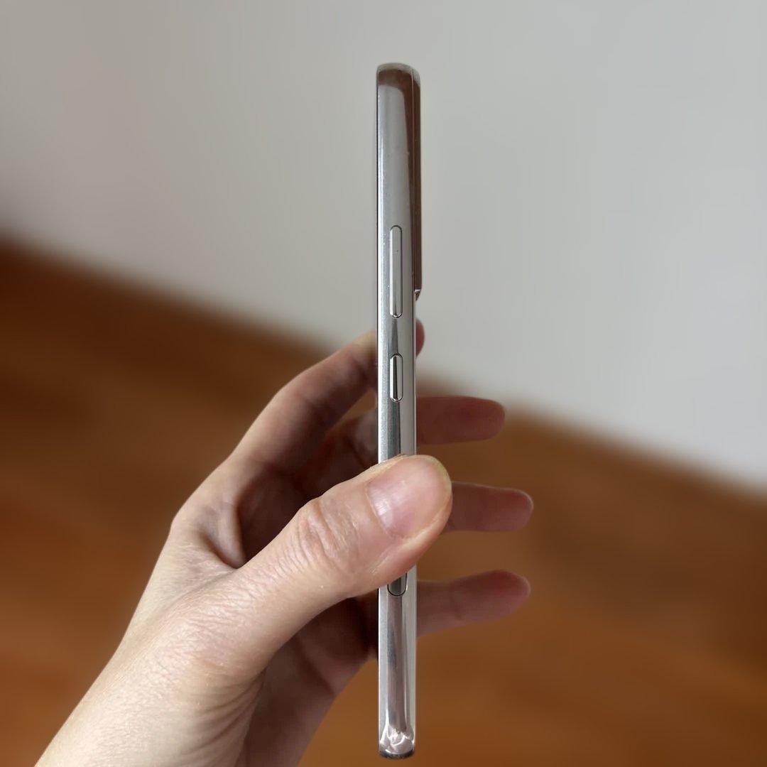 美品！Samsung Galaxy S22 SIMフリー スマホ 256GB