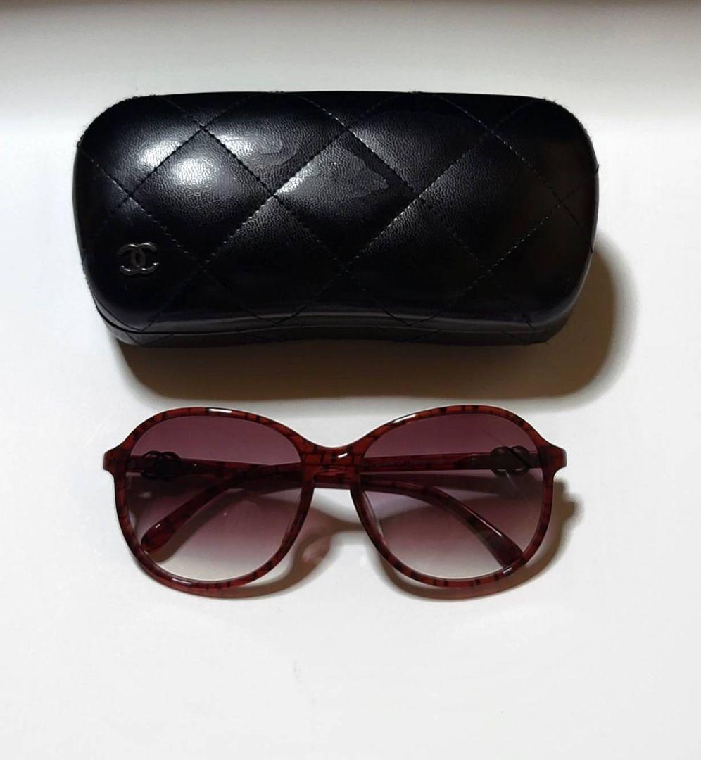 ◆CHANEL　シャネル◆ロゴ付き　サングラス　ケース付き