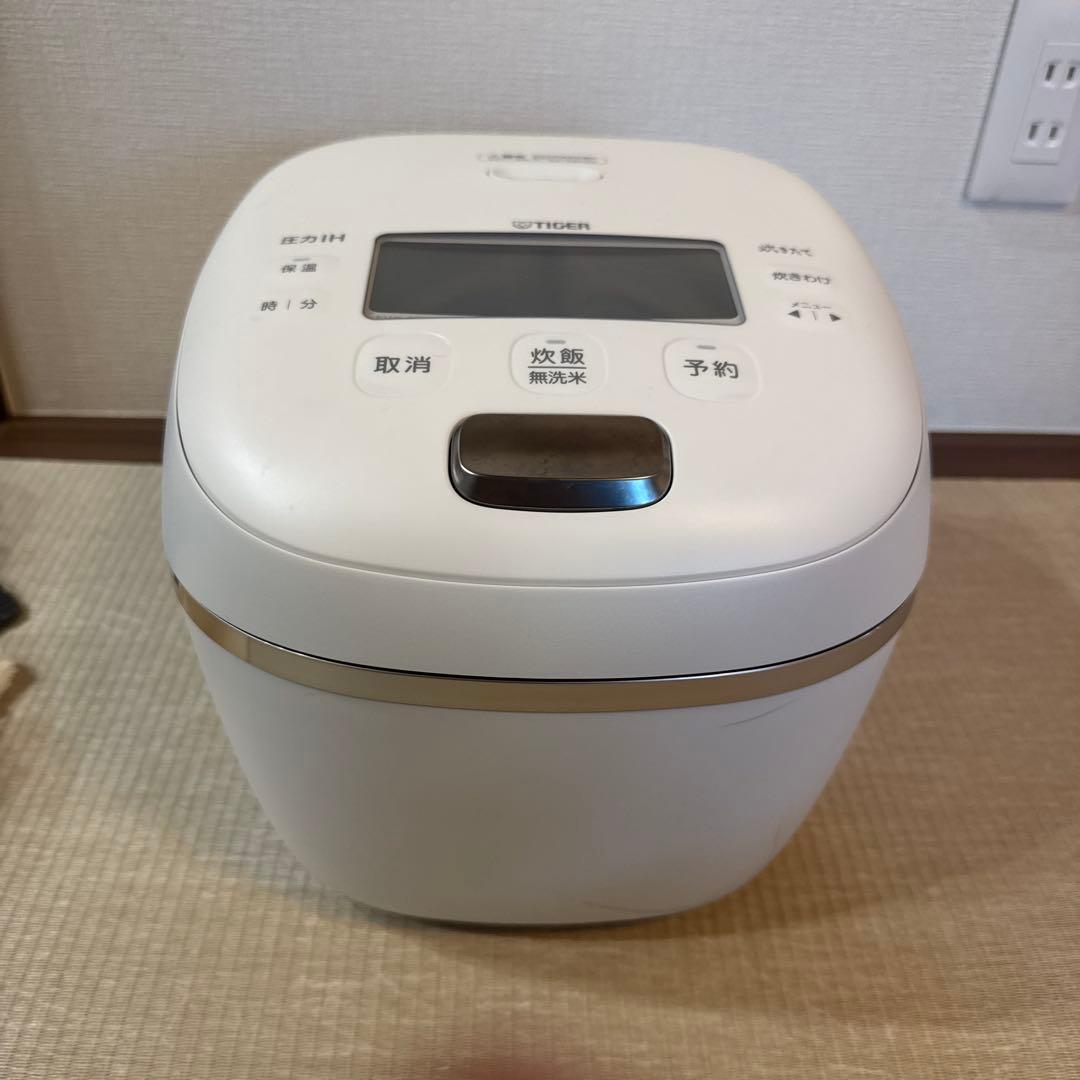 【３回のみ使用】タイガー　炊飯器　JRI-G180 1升炊 ホワイト　ご泡火炊き