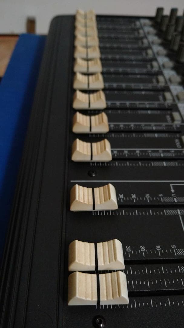 MACKIE 1402-VLZ PRO アナログミキサー