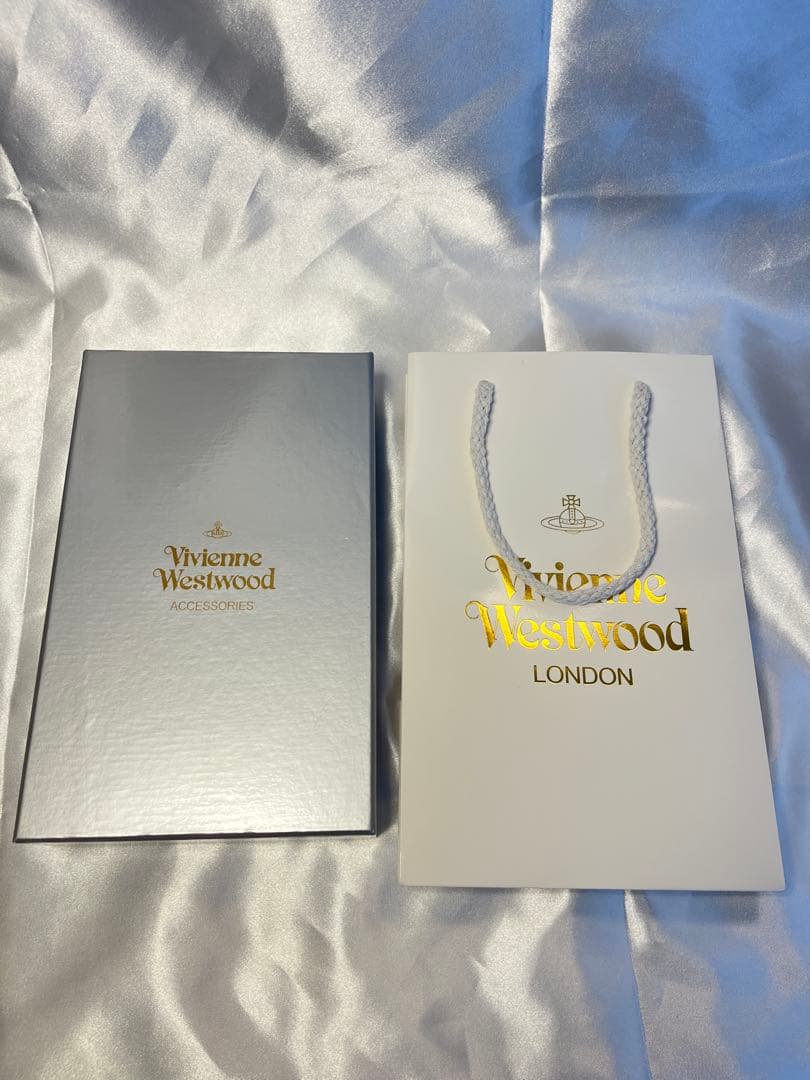 新品 Vivienne Westwood ホワイト ゴールドORB 長財布