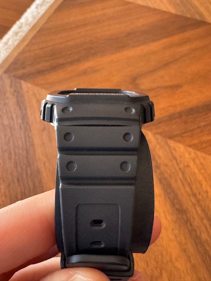 G-SHOCK DW-5000-1JF 復刻モデルメ タルケース G-SHOCK