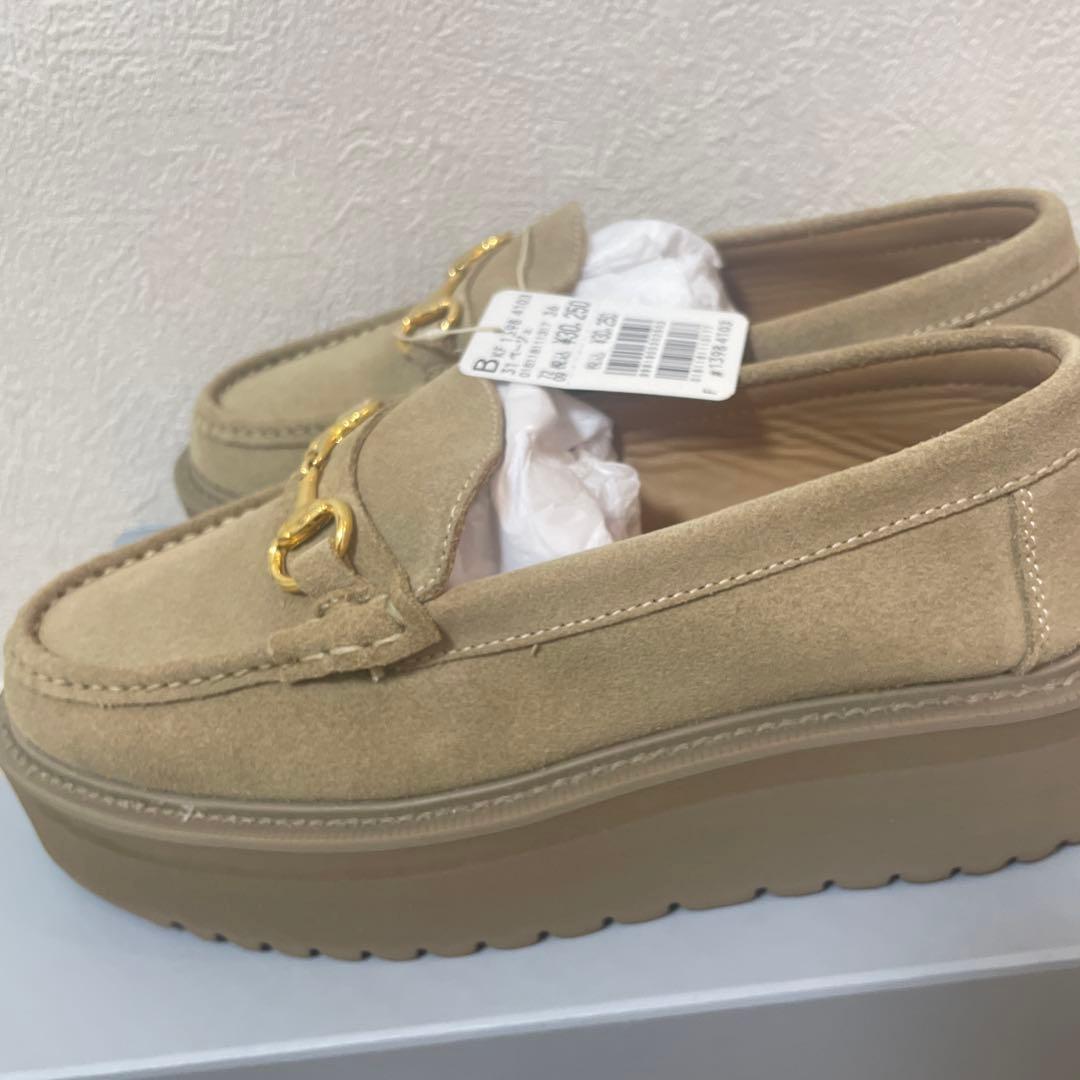 R*n様 大特価　CAMINAND(カミナンド)のベージュのスエードビットローフ