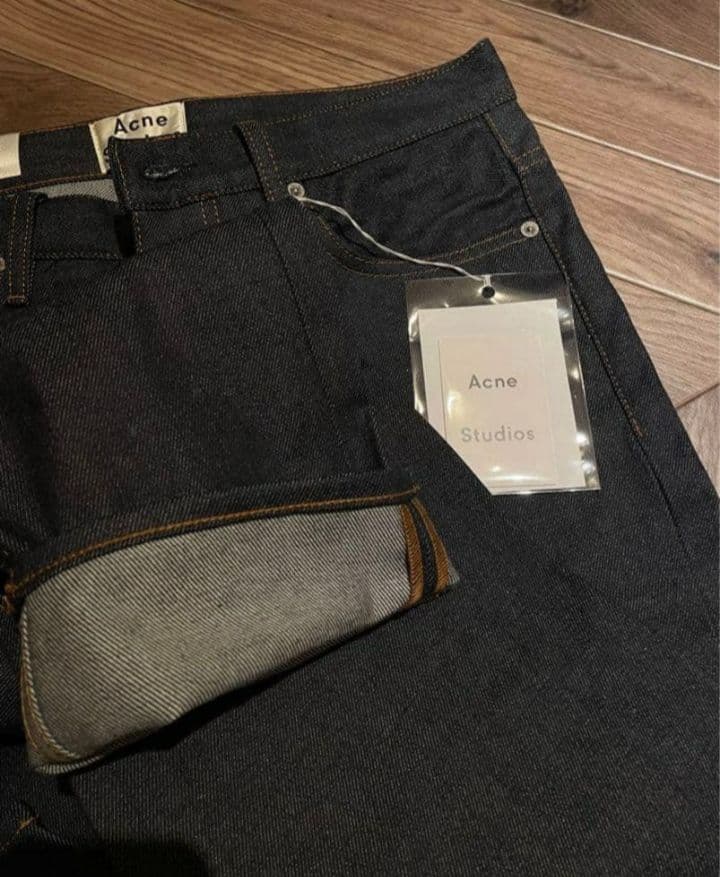 Acne Studios ダークブルー ストレートデニム