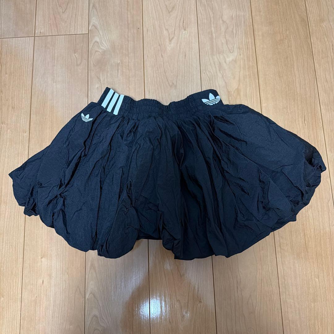 adidas ブラック&ホワイトバルーンスカート 海外限定モデル