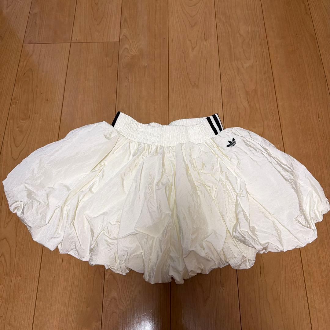 adidas ブラック&ホワイトバルーンスカート 海外限定モデル