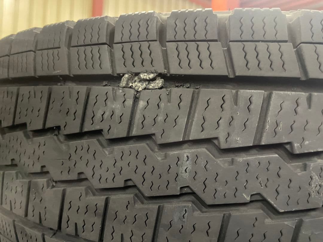 200系ハイエース　195/80R15 スタッドレスセット