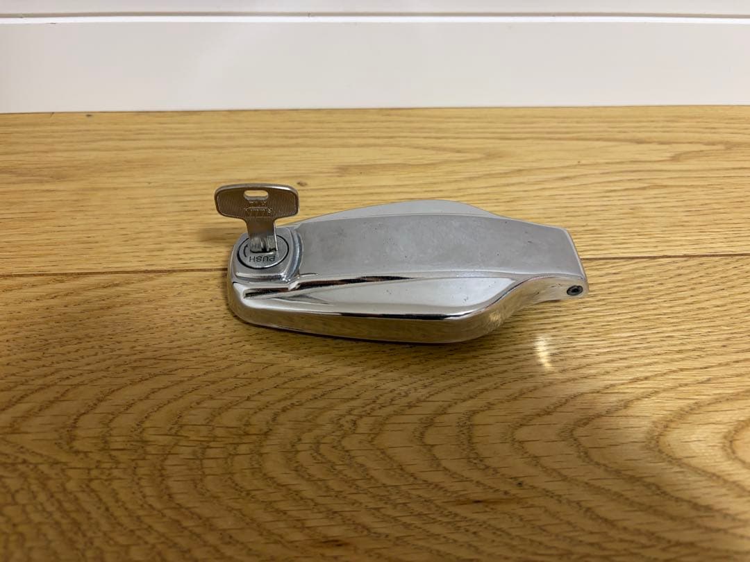 ❺-5 SR400 純正 タンクキャップ 初期型　ムール貝