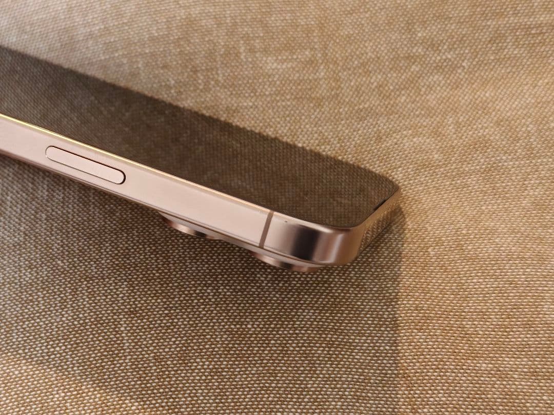 【美品】iPhone16Pro 128GB デザートチタニウム