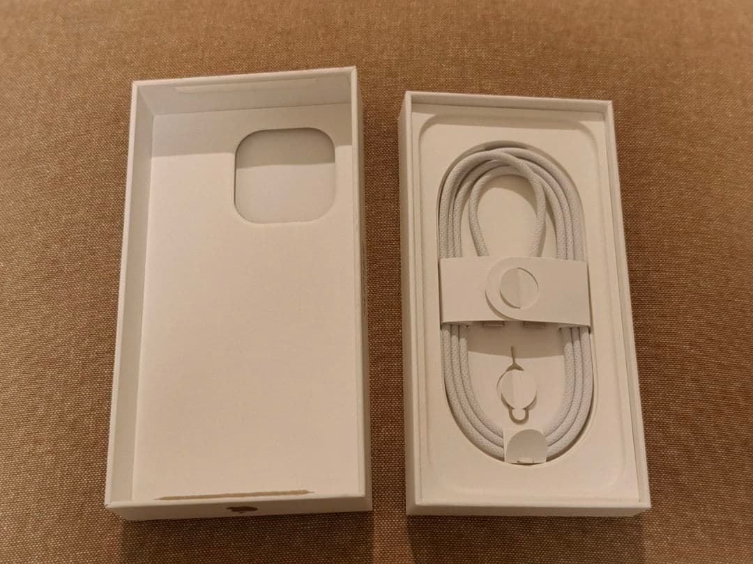 【美品】iPhone16Pro 128GB デザートチタニウム