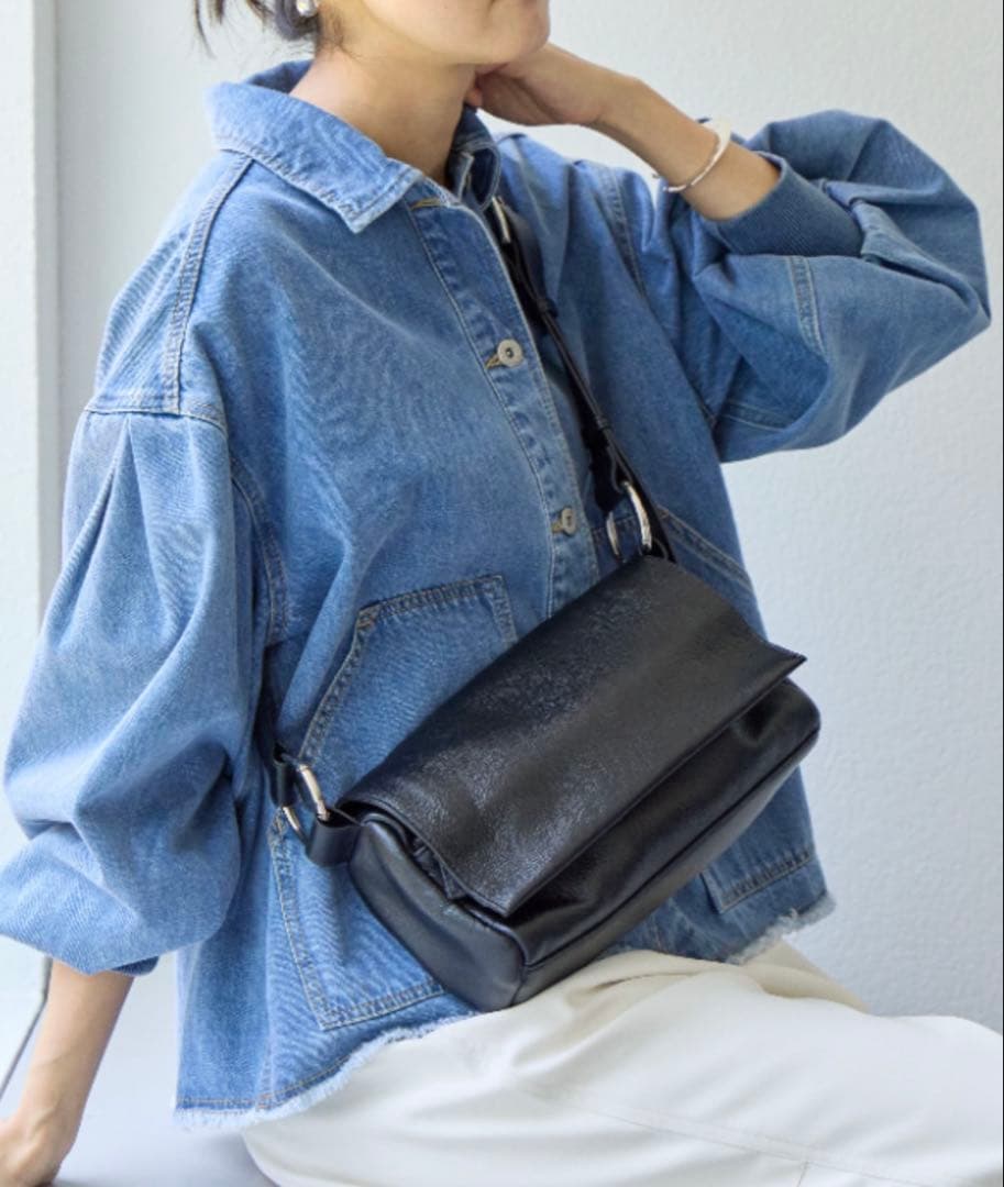 ビアズリー　ボディバッグ