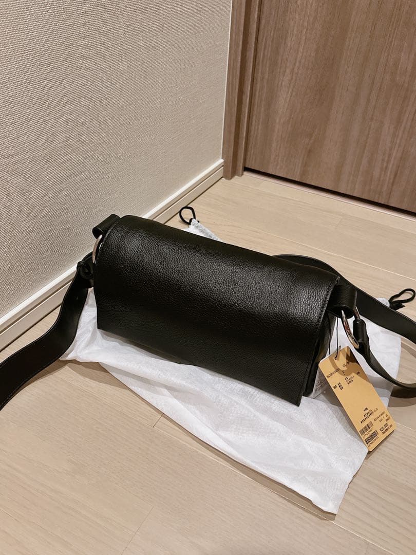 ビアズリー　ボディバッグ