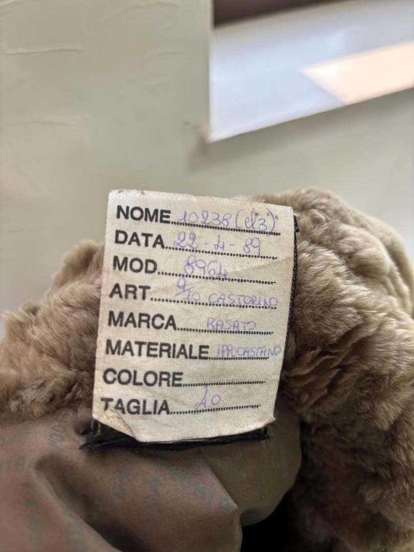 期間限定割引中‼️大幅お値下げしました‼️FENDI 希少khaki色ハーフコート