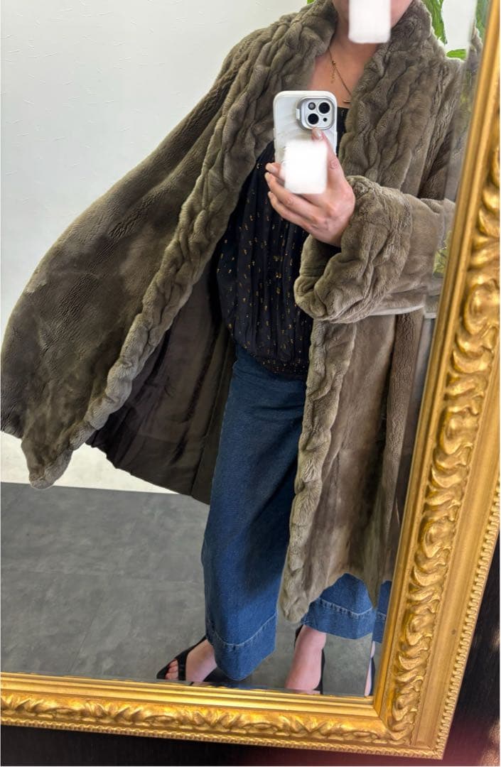 期間限定割引中‼️大幅お値下げしました‼️FENDI 希少khaki色ハーフコート