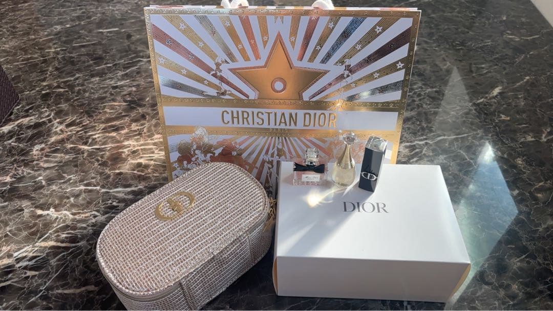 またお値下げ！【新品未使用】DIOR 2025 クリスマスホリデーオファー
