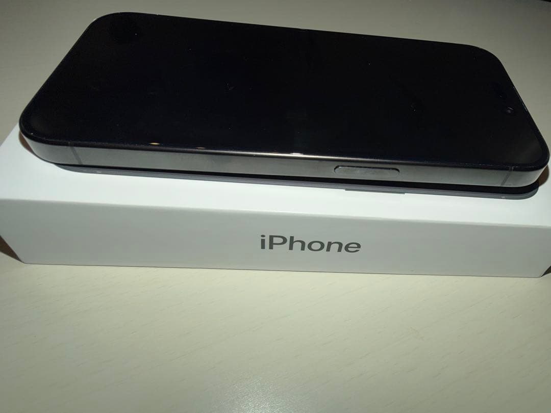 iPhone 15Pro ブラック 本体　箱あり美品